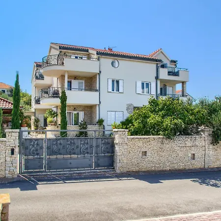 Luxurious In With Pool Villa Murter