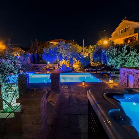 Luxurious In With Pool Murter
