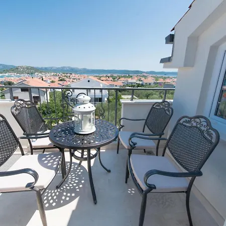 Luxurious In With Pool Villa Murter
